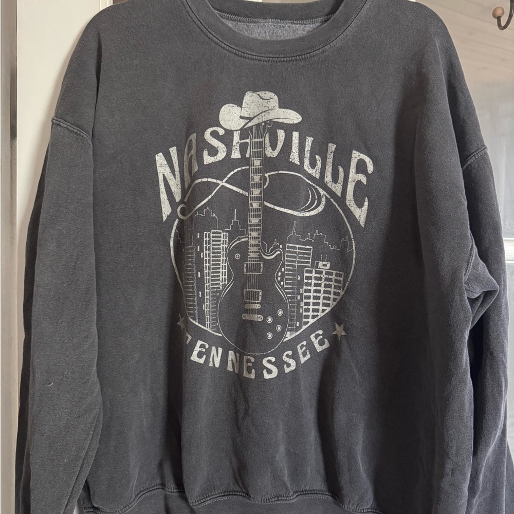 Nashville Graphic Men's Sweater - Black